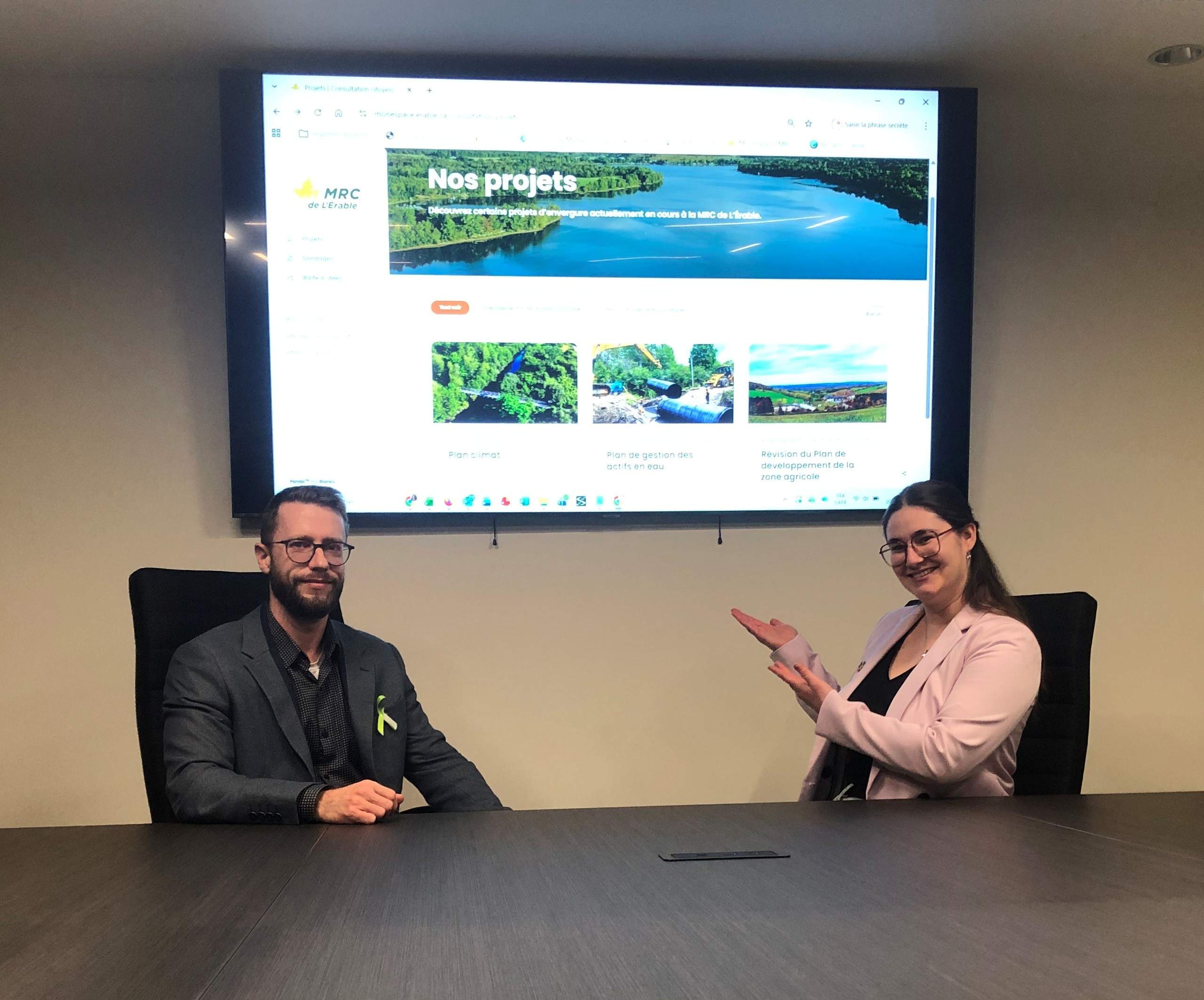 La MRC de L'Érable lance le portail citoyen Mon espace, Raphaël Teyssier et Camille Proulx