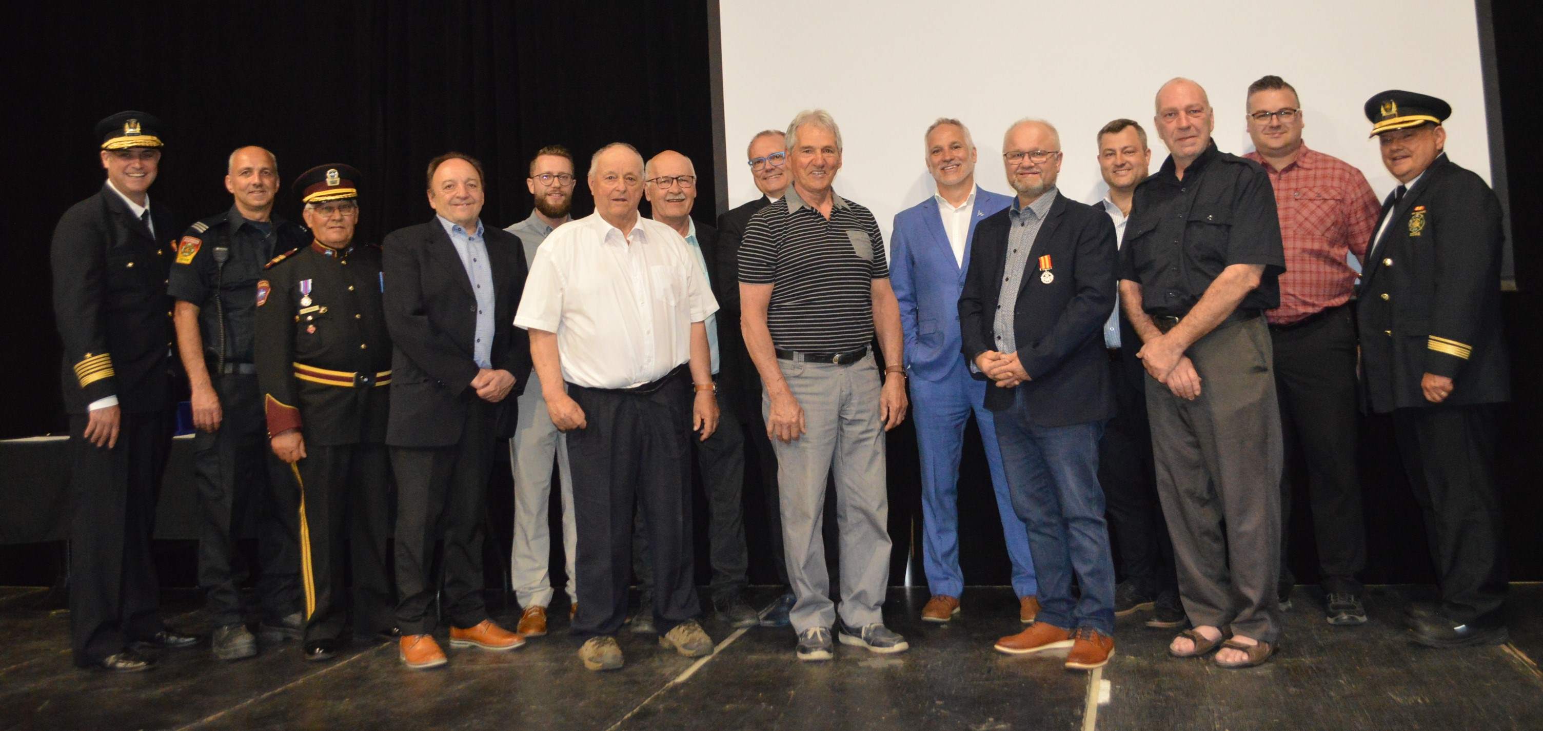 Cérémonie de remise de distinctions honorifiques du SSIRÉ 17 mai 2024