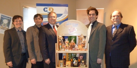 Rick Lavergne, Alain Dubois, Luc Lussier, Simon Houle et Denis Leblanc après la conférence de presse Rick Lavergne, Alain Dubois, Luc Lussier, Simon Houle et Denis Leblanc
