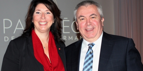 La présidente de la CCIBFE, Virginie Bonura et le président du Panthéon de la Performance, André Guillemette La présidente de la CCIBFE, Virginie Bonura et le président du Panthéon de la Performance, André Guillemette
