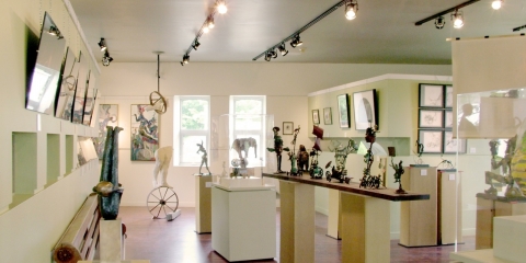 Le Musée du bronze présente l'Exposition Circus jusqu'à la mi-octobre 2013. Le Musée du bronze présente l'Exposition Circus jusqu'à la mi-octobre 2013.